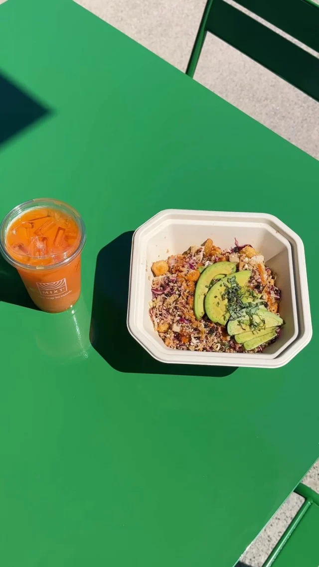 Current craving: sunshine and a fresh salad at MIXT Walnut Creek.🎥: @livewithgbass